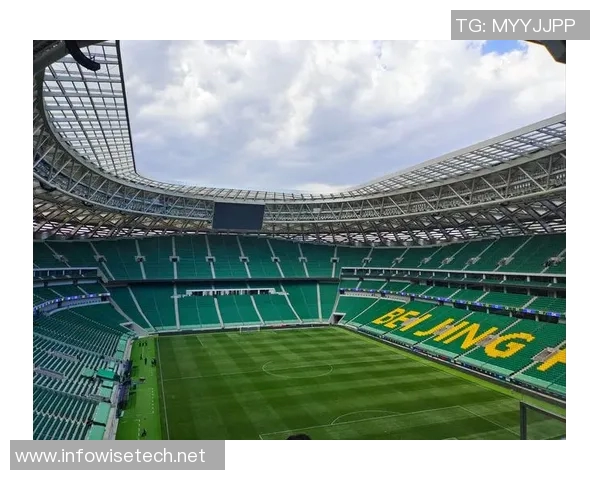 北京与天津球迷激情对抗赛揭幕球场内外的热血与友谊交织